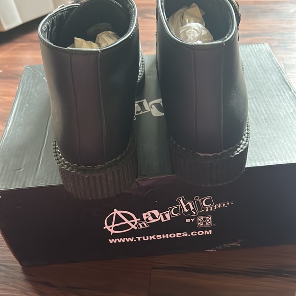 Anarchic pointed creepers - Picture 3 of 6